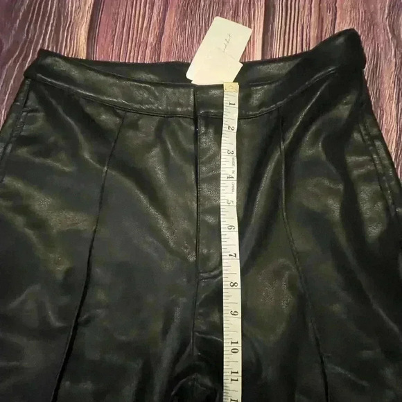 NEW LINE AND DOT reina vegan leather pant in black medium - Picture 10 of 10